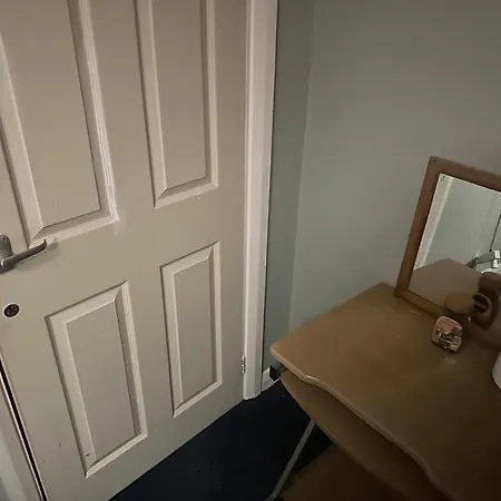 1 Bedroom In 3Bed House Bristol Exterior photo