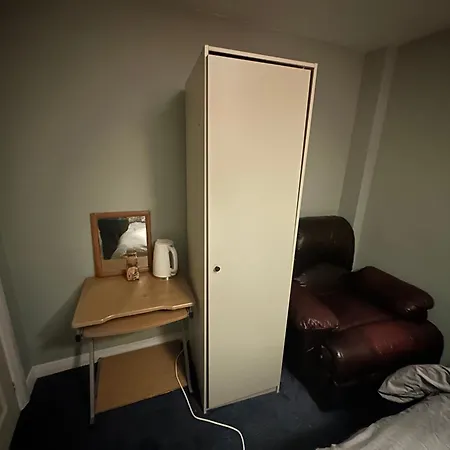 1 Bedroom In 3Bed House Bristol Exterior photo